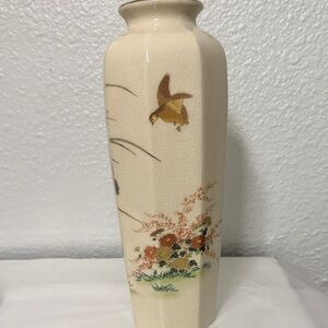 Elegant Cream Ceramic Vase with Bird and Floral Design